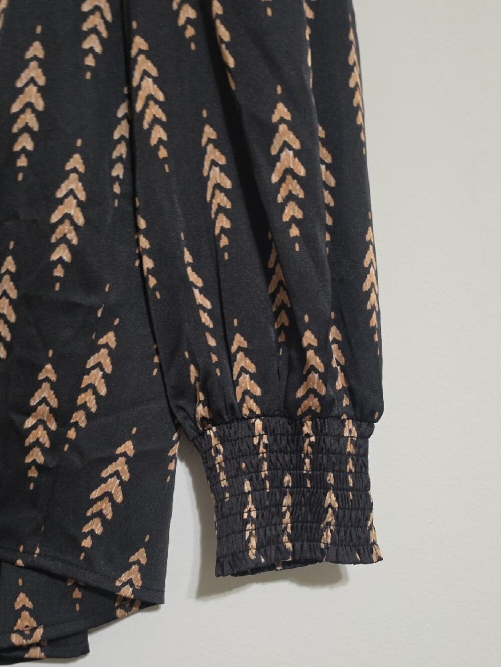 THML Black & Gold Boho Sequin Accent Balloon Sleeve Blouse, XL - Picture 5 of 7